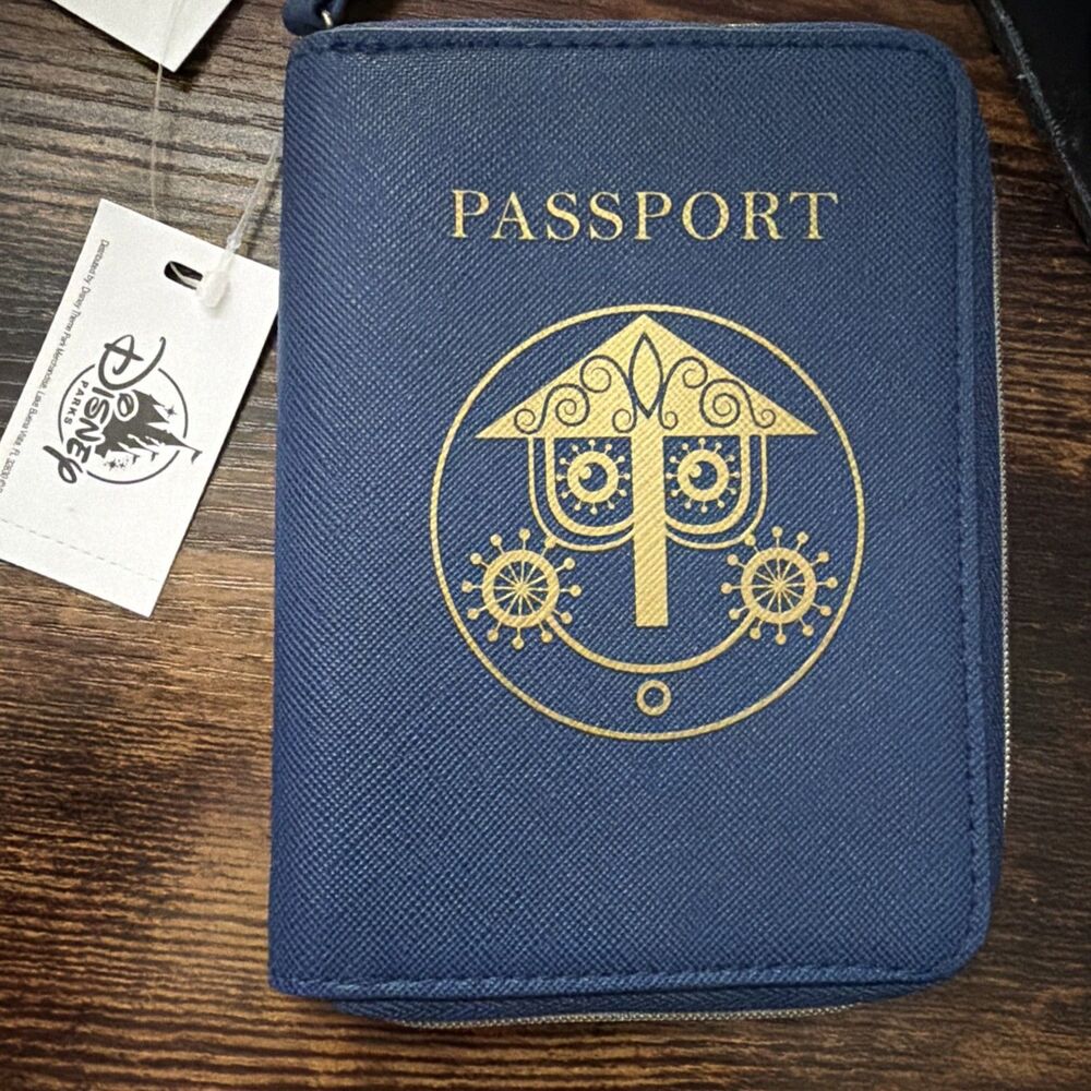 Disney Passport Holder with Zipper Closure NWT